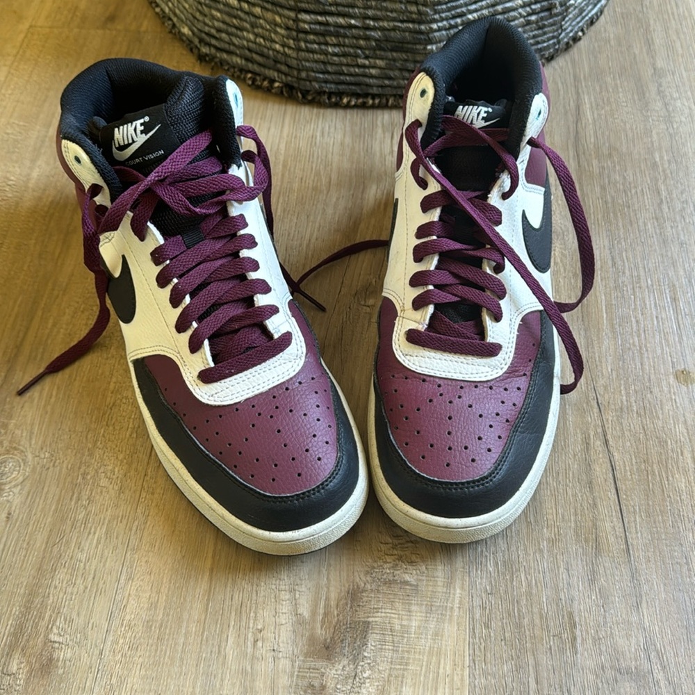 Men’s Nike Sneaker Court Vision Mid Next Nature Size 9.5